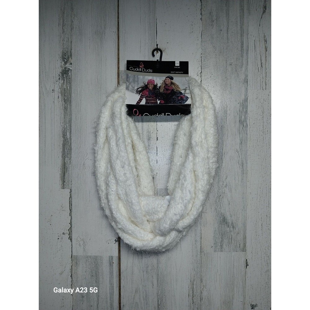 NWT Cuddl Duds Woman's Infinity Scarf One Size Fits All White